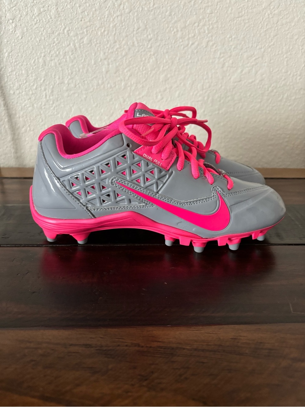 Nike Women's Gray and Hot Pink Athletic Cleats